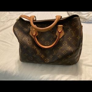 Lv bag with initial LAT